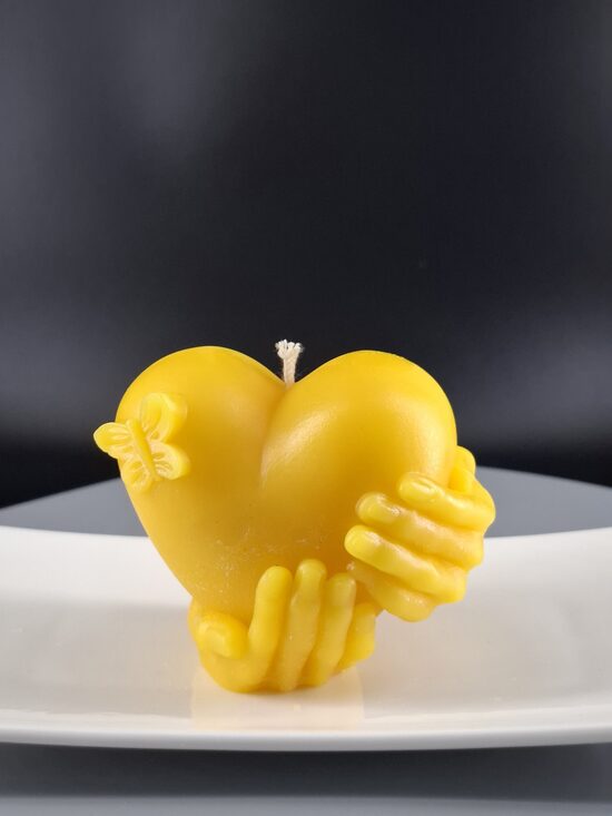 Mīlas rokas ar taureni	Nr. 93